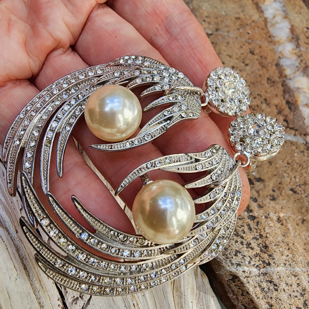 Earrings/Clips American Vintage Jewelry Faux Large Pearls White Crystals - Picture 3 of 15